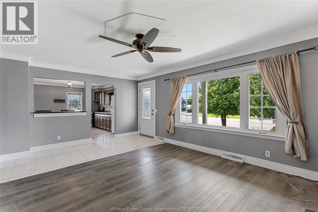 76 TEXAS, Amherstburg, Ontario, N9V2R7 — Photo 8