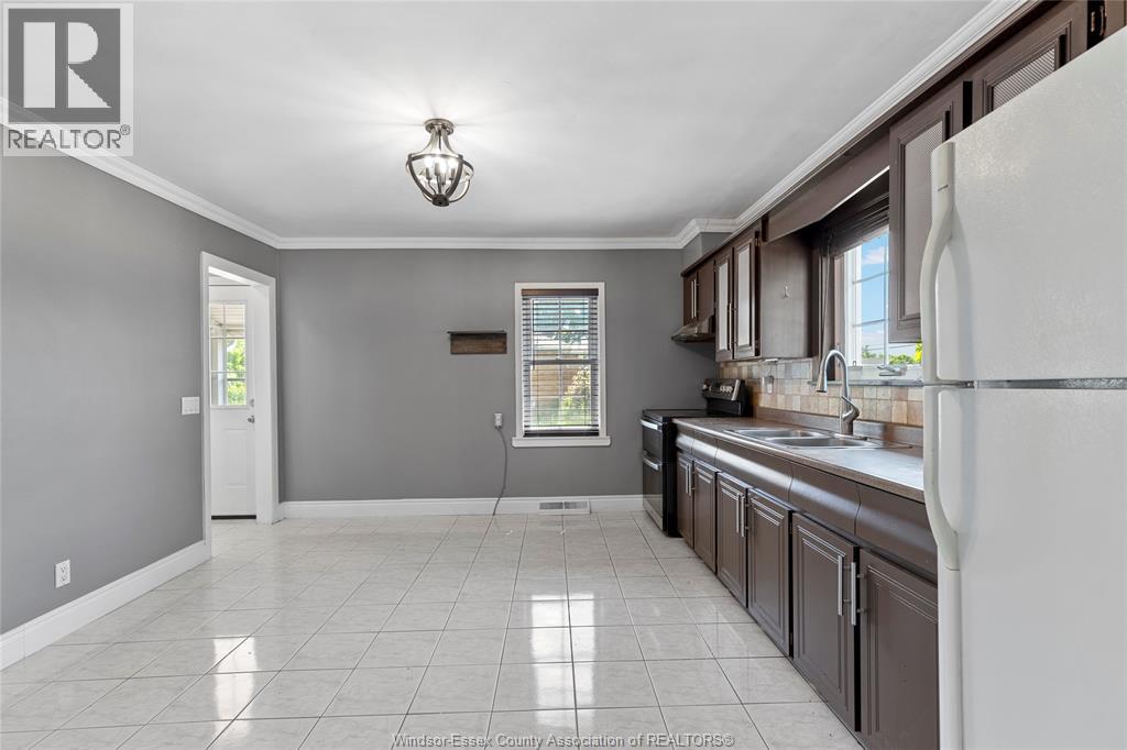 76 TEXAS, Amherstburg, Ontario, N9V2R7 — Photo 9