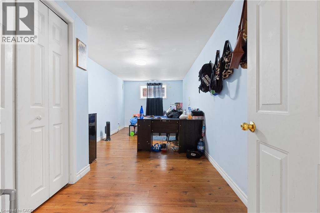 23 AMHERST Drive, Kitchener, Ontario, N2P1E1 — Photo 18