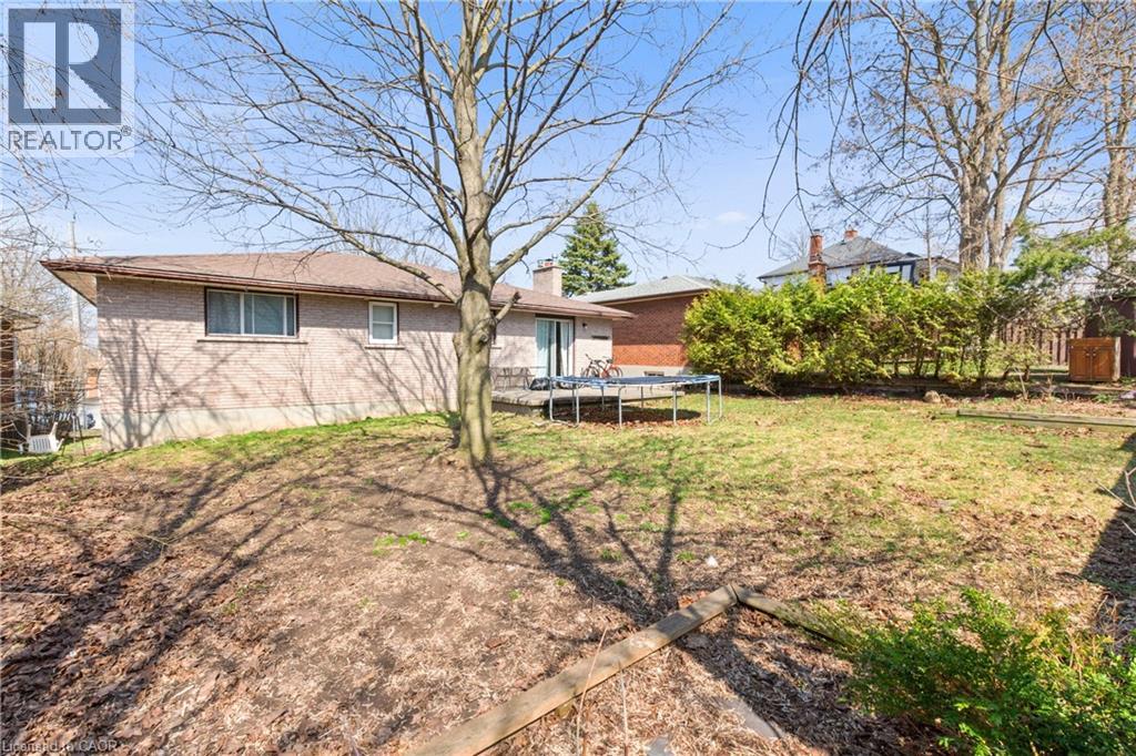 23 AMHERST Drive, Kitchener, Ontario, N2P1E1 — Photo 20