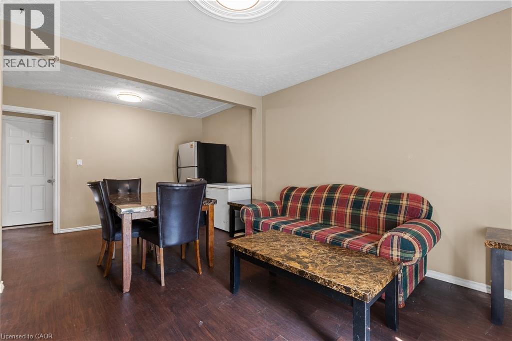 23 AMHERST Drive, Kitchener, Ontario, N2P1E1 — Photo 6
