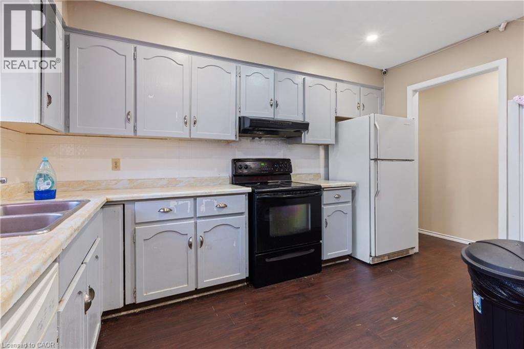 23 AMHERST Drive, Kitchener, Ontario, N2P1E1 — Photo 7