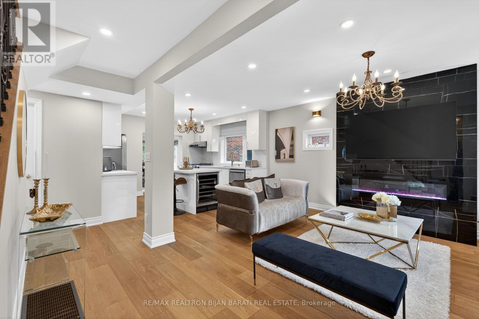 1 WANLESS CRESCENT, Toronto (Lawrence Park South), Ontario, M4N3B6 — Photo 4