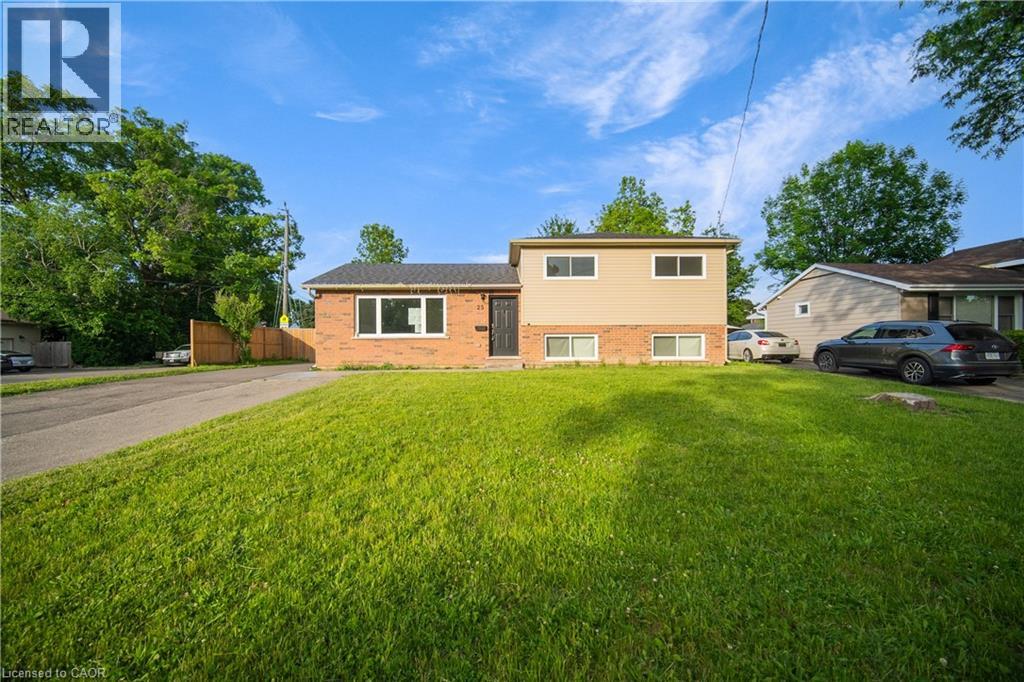 25 PATTERSON Avenue, Brantford, Ontario, N3S6W8 — Photo 2