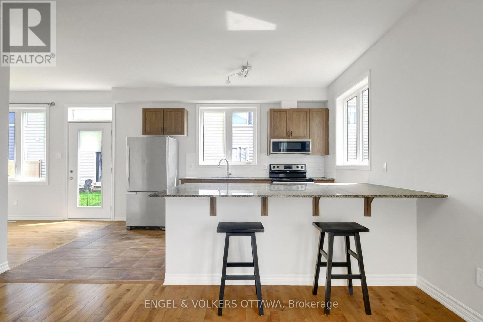 305 LAMARCHE AVENUE, Ottawa, Ontario, K1W0M6 — Photo 10