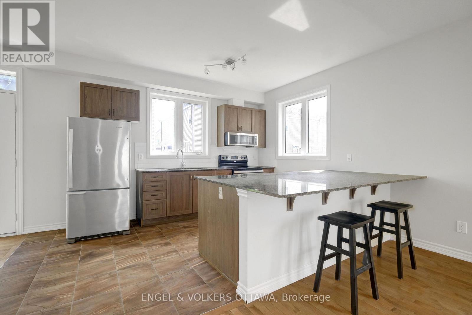 305 LAMARCHE AVENUE, Ottawa, Ontario, K1W0M6 — Photo 11
