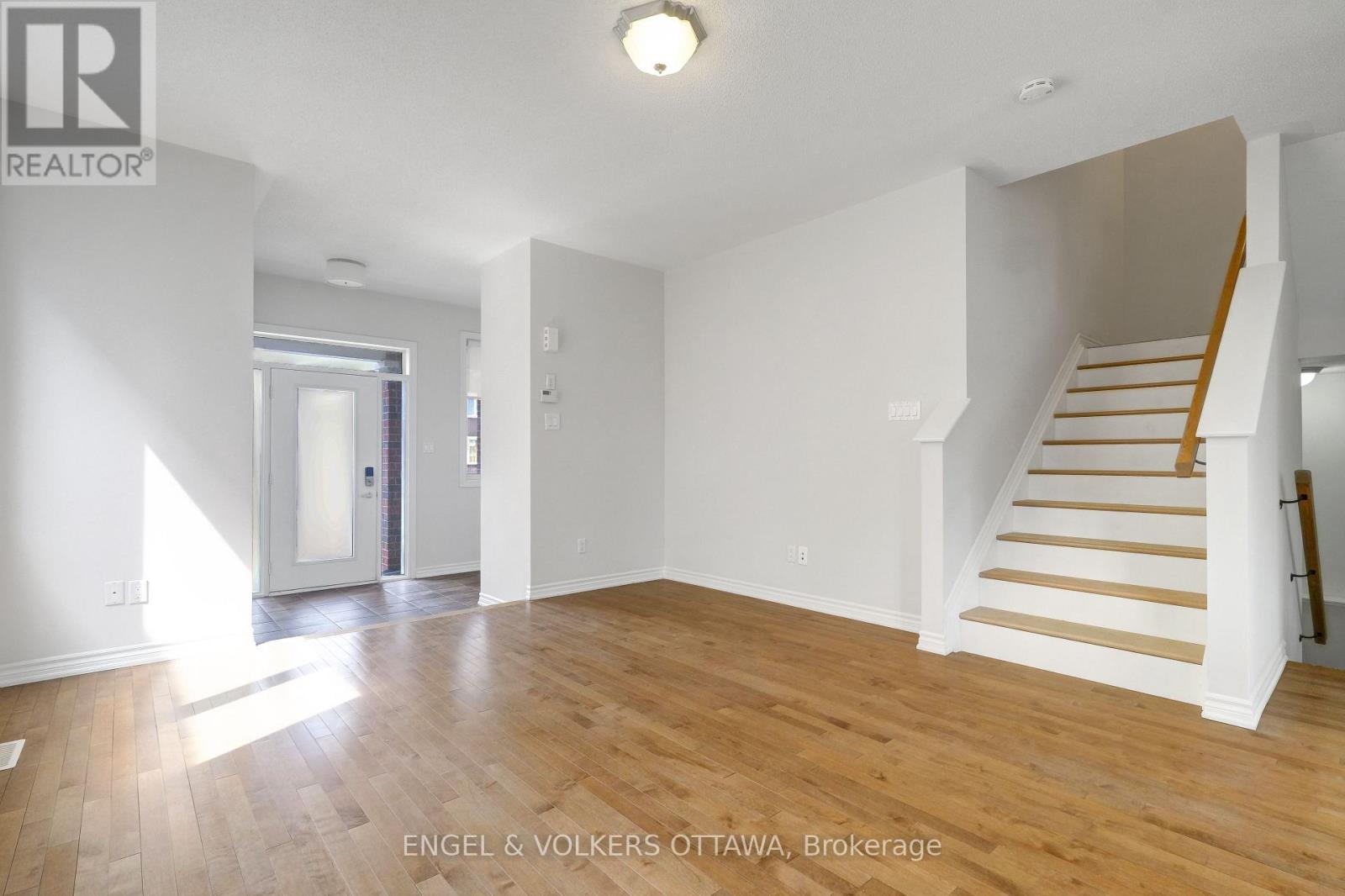 305 LAMARCHE AVENUE, Ottawa, Ontario, K1W0M6 — Photo 5