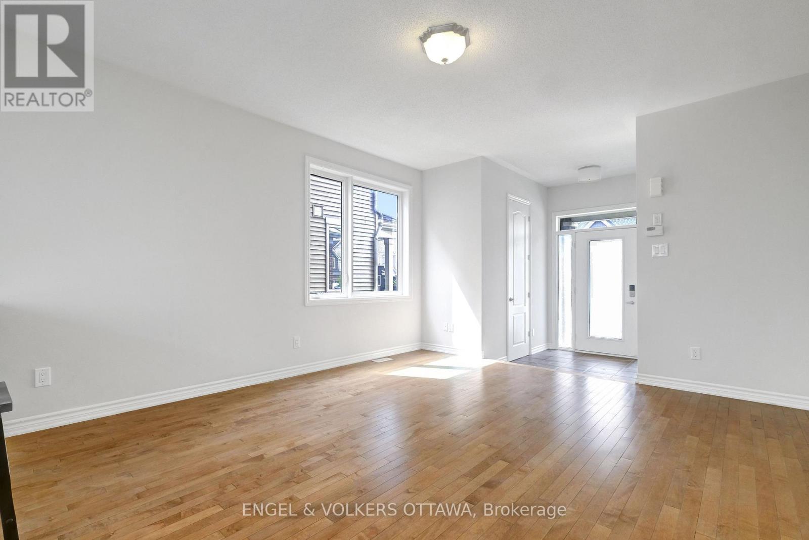 305 LAMARCHE AVENUE, Ottawa, Ontario, K1W0M6 — Photo 6