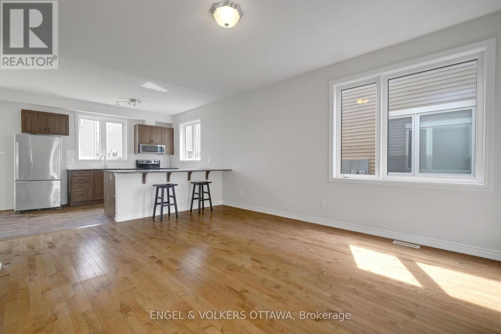 305 LAMARCHE AVENUE, Ottawa, Ontario, K1W0M6 — Photo 7