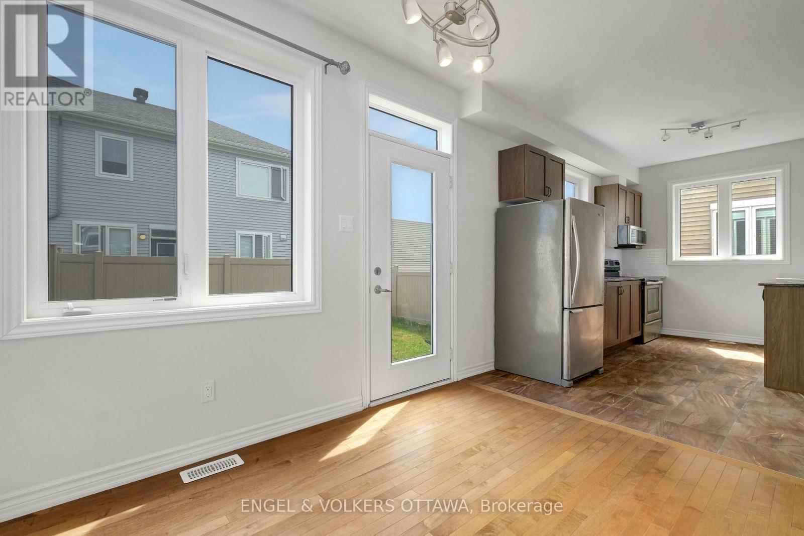 305 LAMARCHE AVENUE, Ottawa, Ontario, K1W0M6 — Photo 9