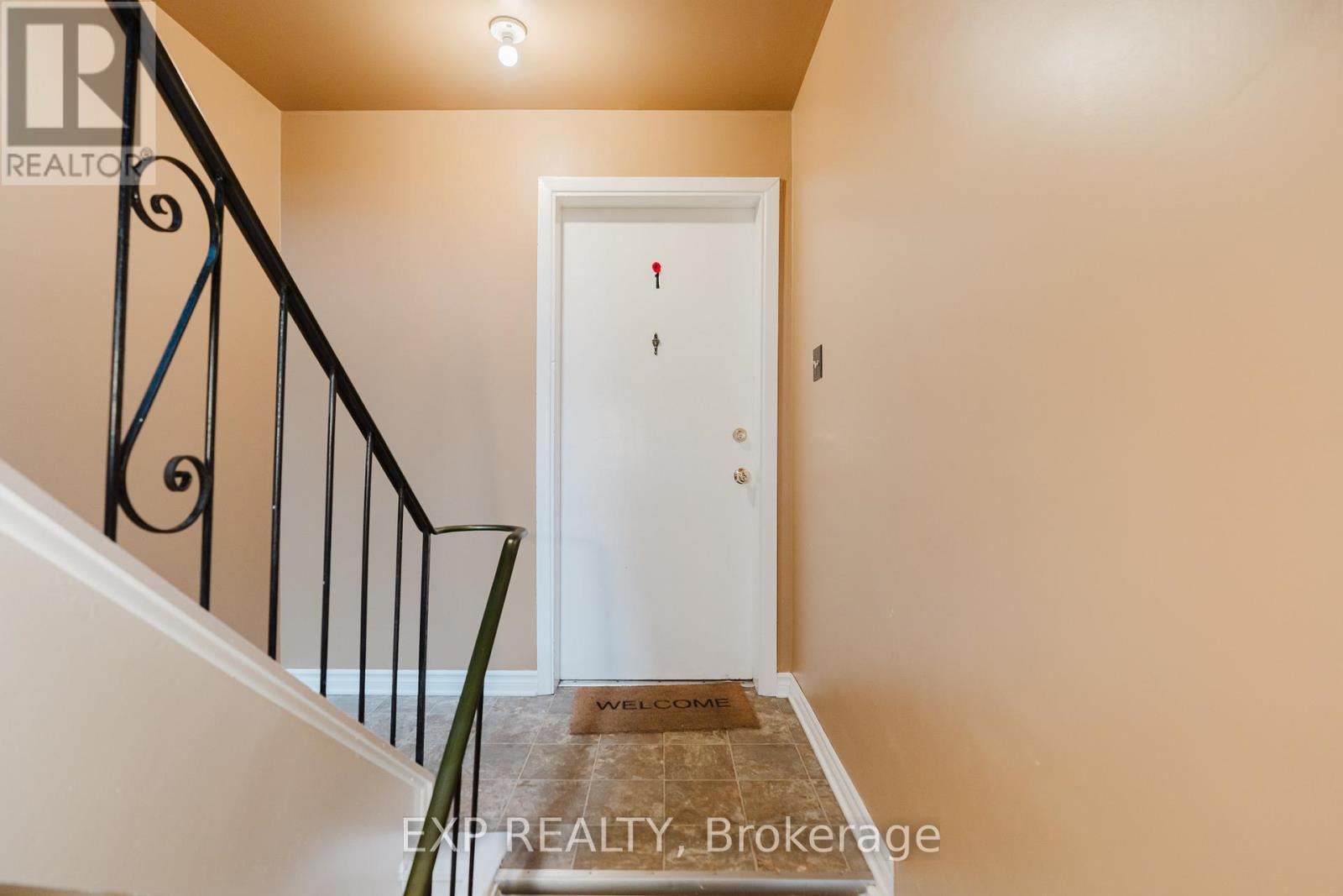 847 PINEWOOD CRESCENT, Ottawa, Ontario, K2B5Y3 — Photo 3