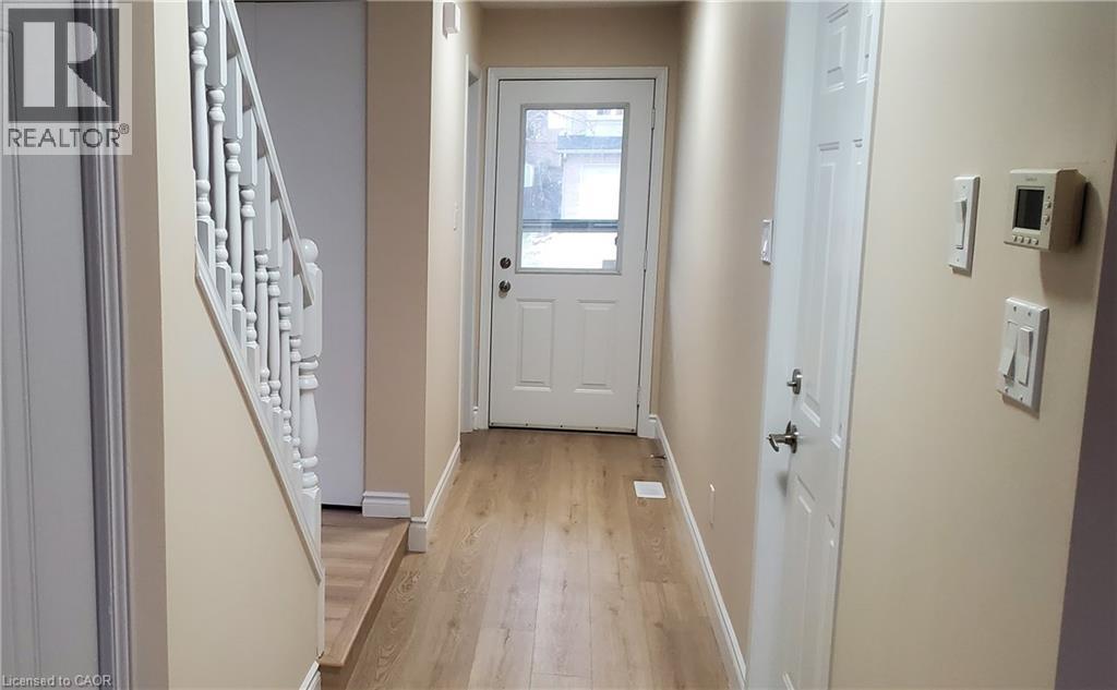 725 PARIS Boulevard, Waterloo, Ontario, N2T2X9 — Photo 18