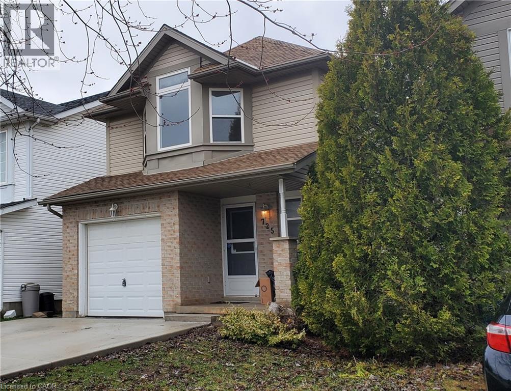 725 PARIS Boulevard, Waterloo, Ontario, N2T2X9 — Photo 2