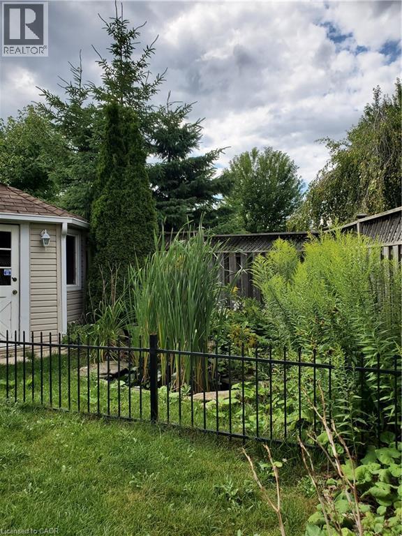 725 PARIS Boulevard, Waterloo, Ontario, N2T2X9 — Photo 3