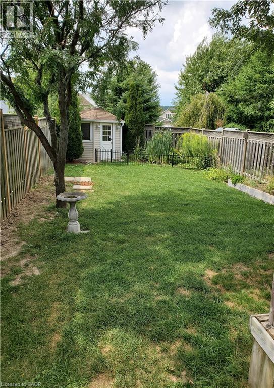 725 PARIS Boulevard, Waterloo, Ontario, N2T2X9 — Photo 4