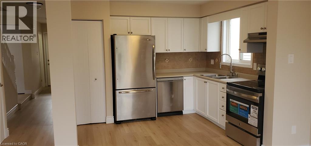 725 PARIS Boulevard, Waterloo, Ontario, N2T2X9 — Photo 7