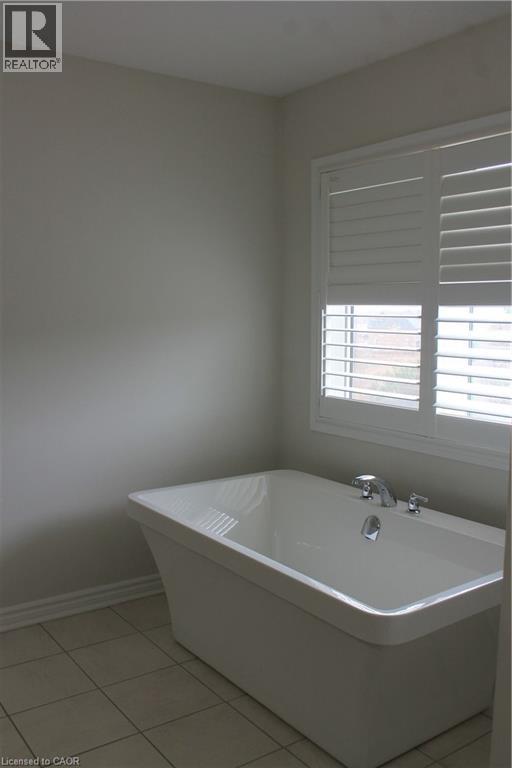 40 COMPASS Trail, Cambridge, Ontario, N3E0B7 — Photo 9