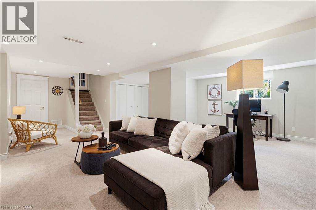 1354 WINTERBERRY Drive, Burlington, Ontario, L7P4T8 — Photo 37