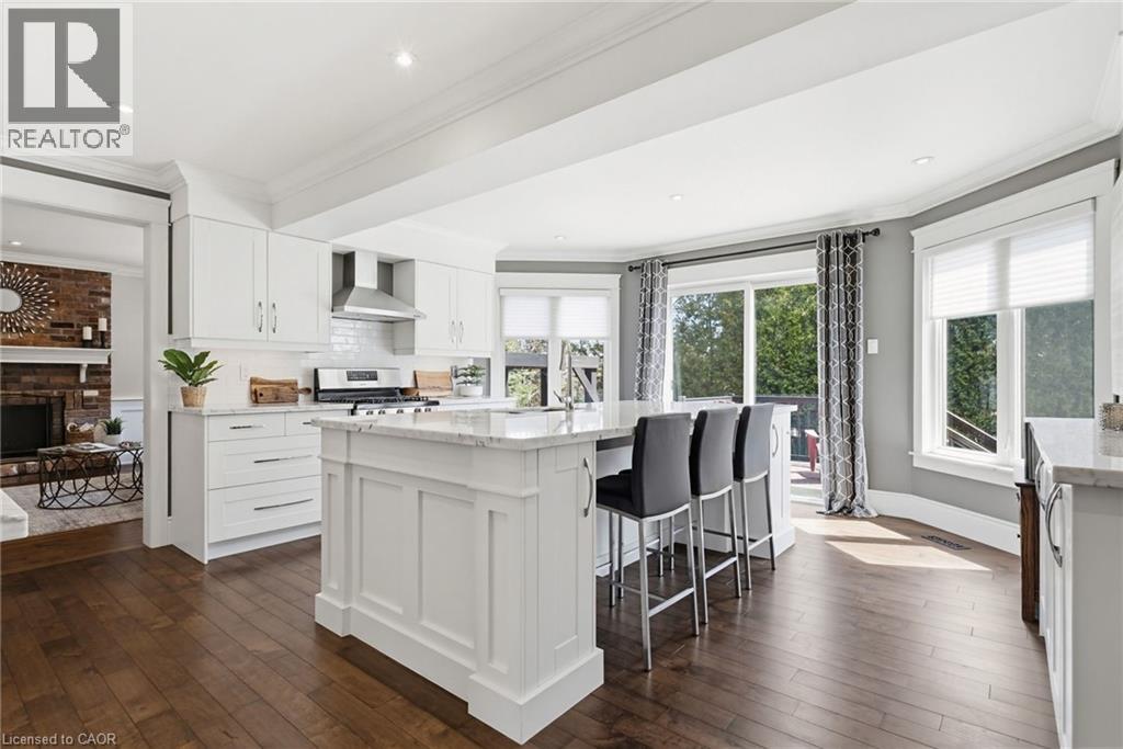 1354 WINTERBERRY Drive, Burlington, Ontario, L7P4T8 — Photo 9