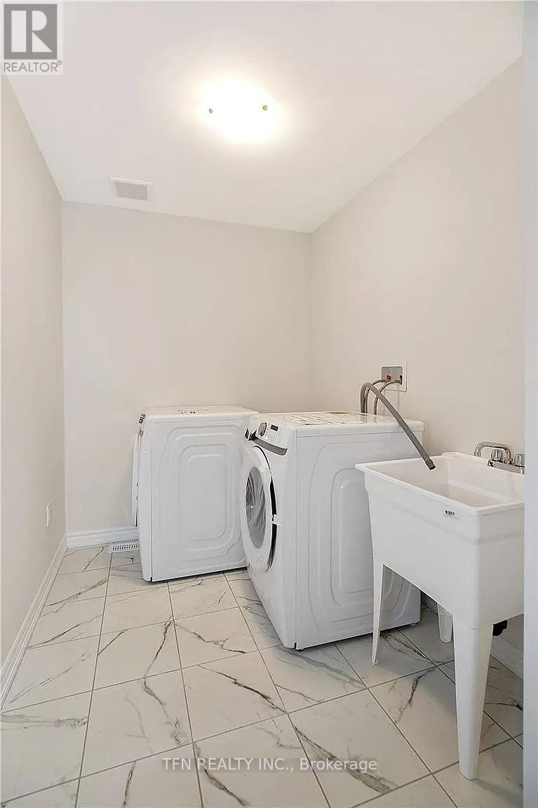 22 CHARM PLACE N, Thorold (Rolling Meadows), Ontario, L2V0K2 — Photo 12