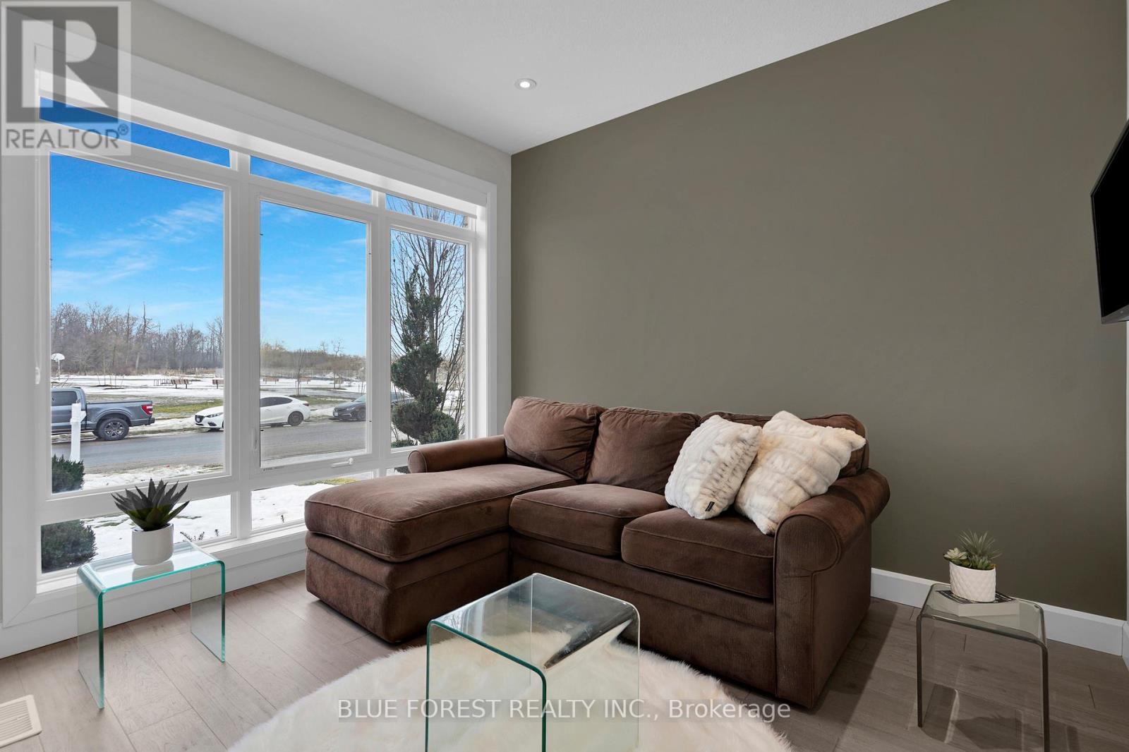 3297 REGIMENT ROAD, London South (South V), Ontario, N6P0G5 — Photo 8