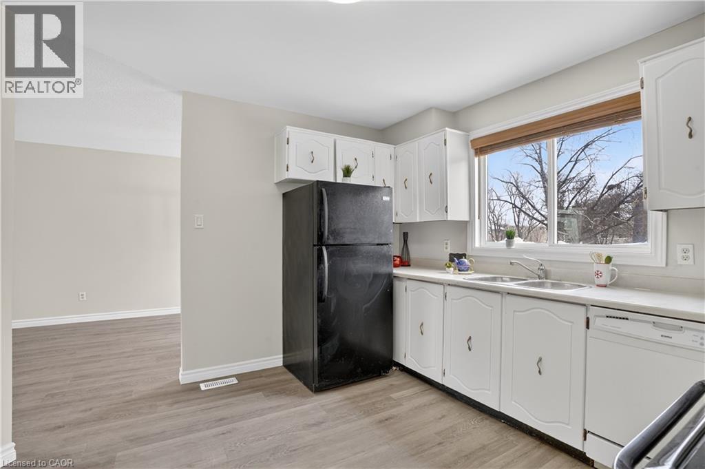 60 ELMSDALE Drive Unit# 66, Kitchener, Ontario, N2E2G4 — Photo 25