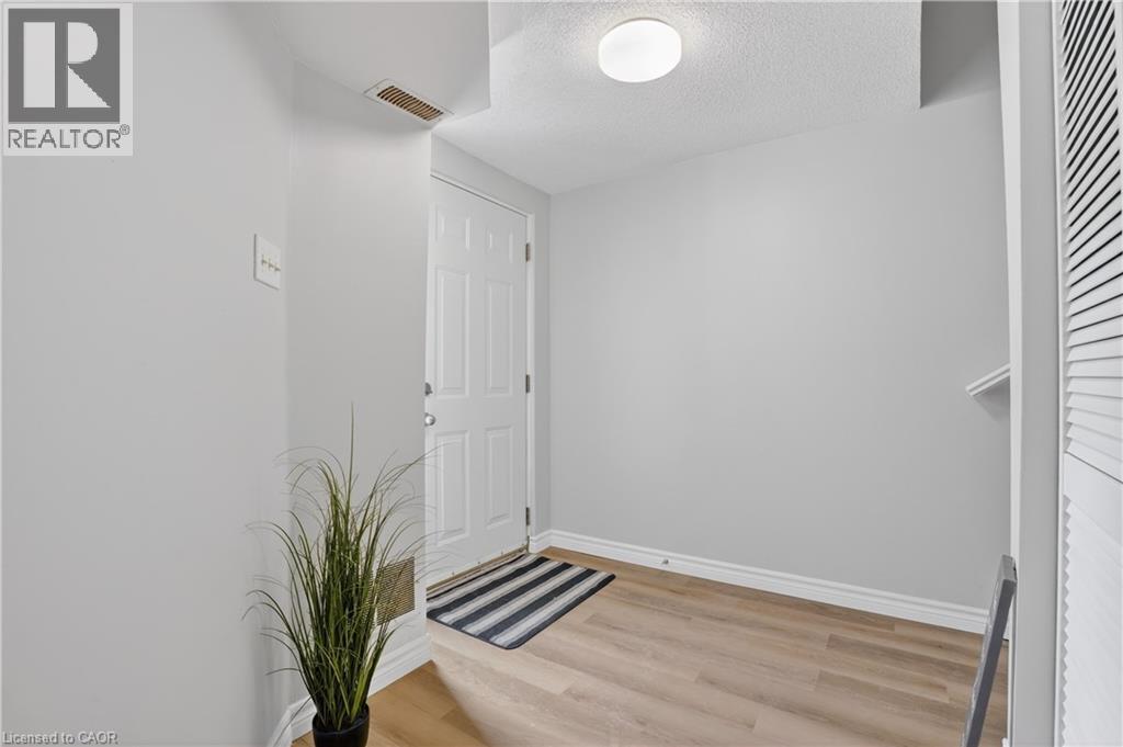 60 ELMSDALE Drive Unit# 66, Kitchener, Ontario, N2E2G4 — Photo 3