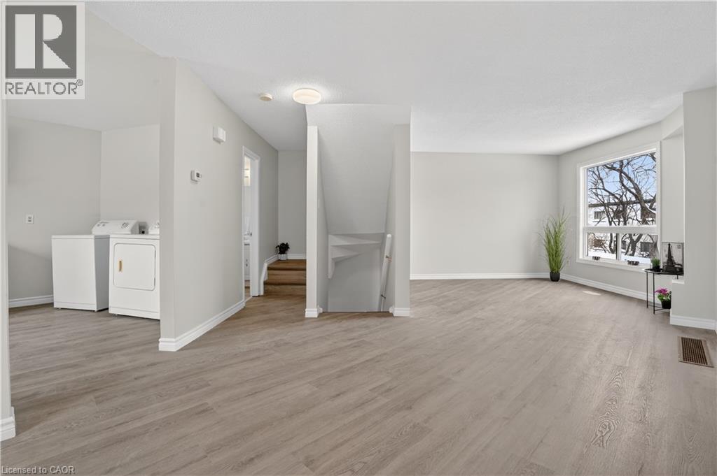 60 ELMSDALE Drive Unit# 66, Kitchener, Ontario, N2E2G4 — Photo 4