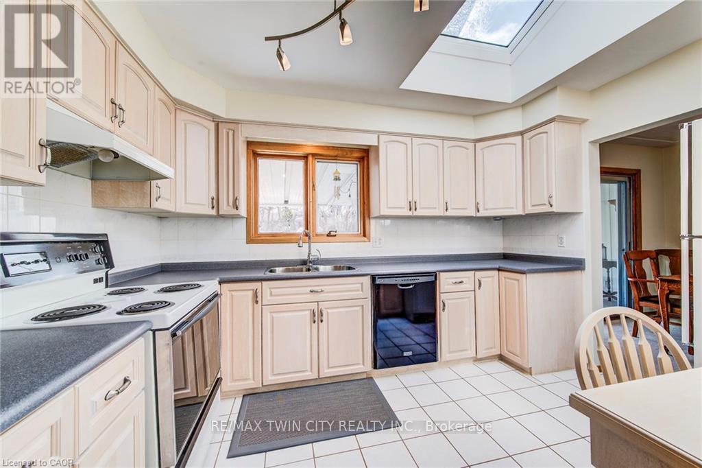 85 BURLINGTON DRIVE, Kitchener, Ontario, N2B1T4 — Photo 11