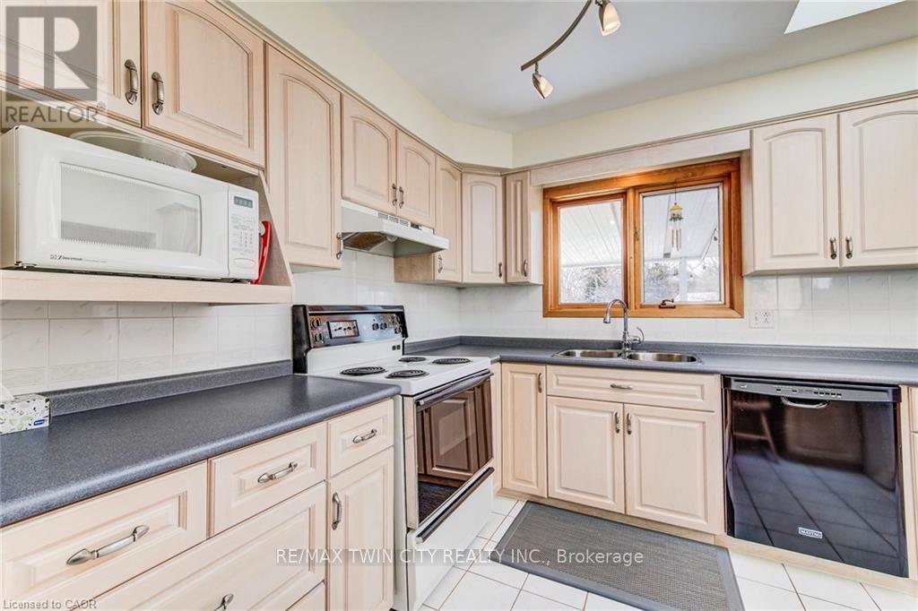 85 BURLINGTON DRIVE, Kitchener, Ontario, N2B1T4 — Photo 12