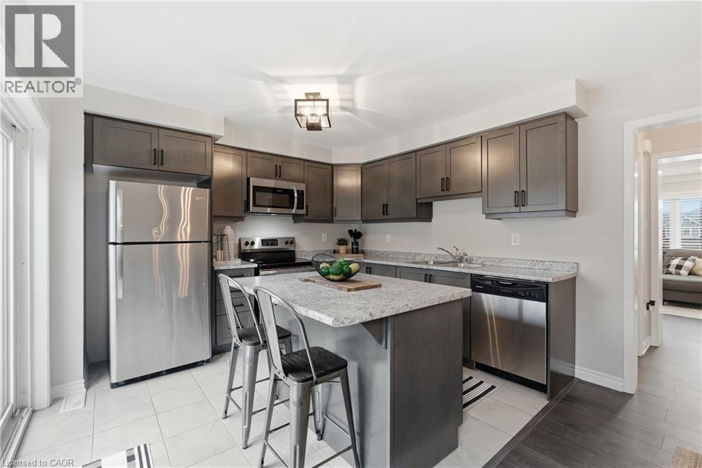 230 AVONSYDE Boulevard Unit# 15, Waterdown, Ontario, L8B1T9 — Photo 12