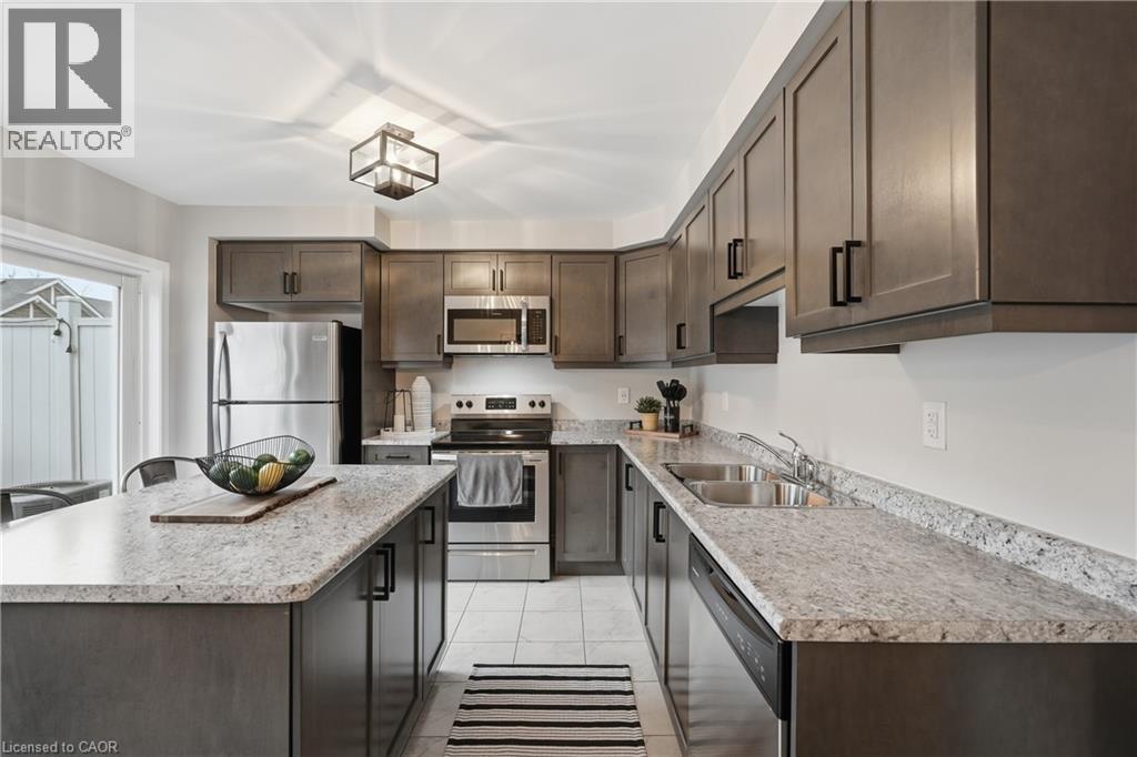 230 AVONSYDE Boulevard Unit# 15, Waterdown, Ontario, L8B1T9 — Photo 13