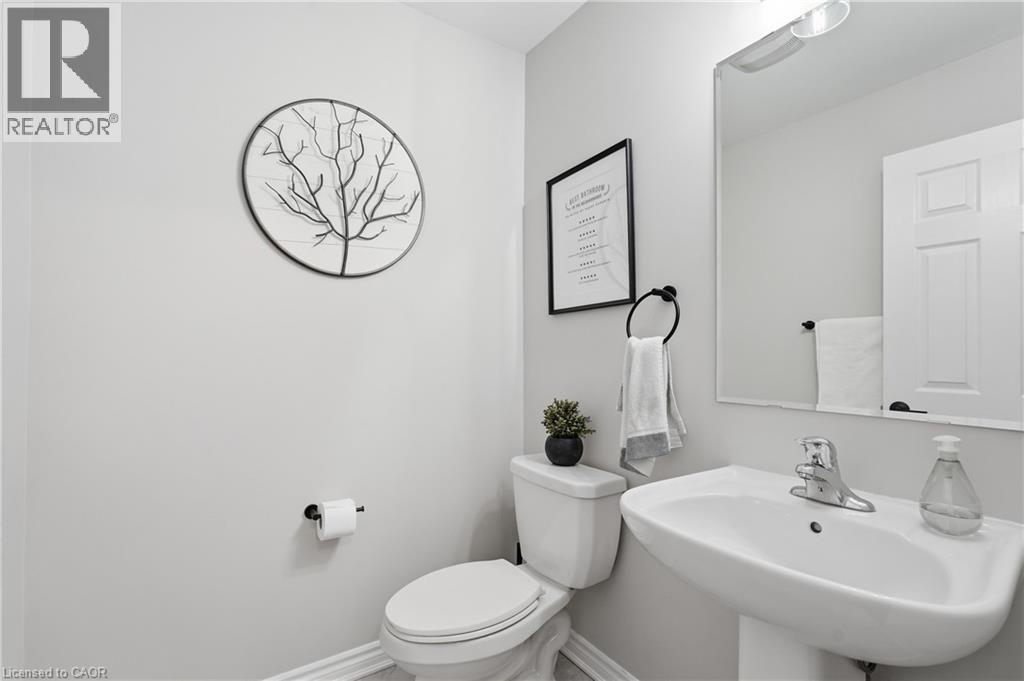 230 AVONSYDE Boulevard Unit# 15, Waterdown, Ontario, L8B1T9 — Photo 17