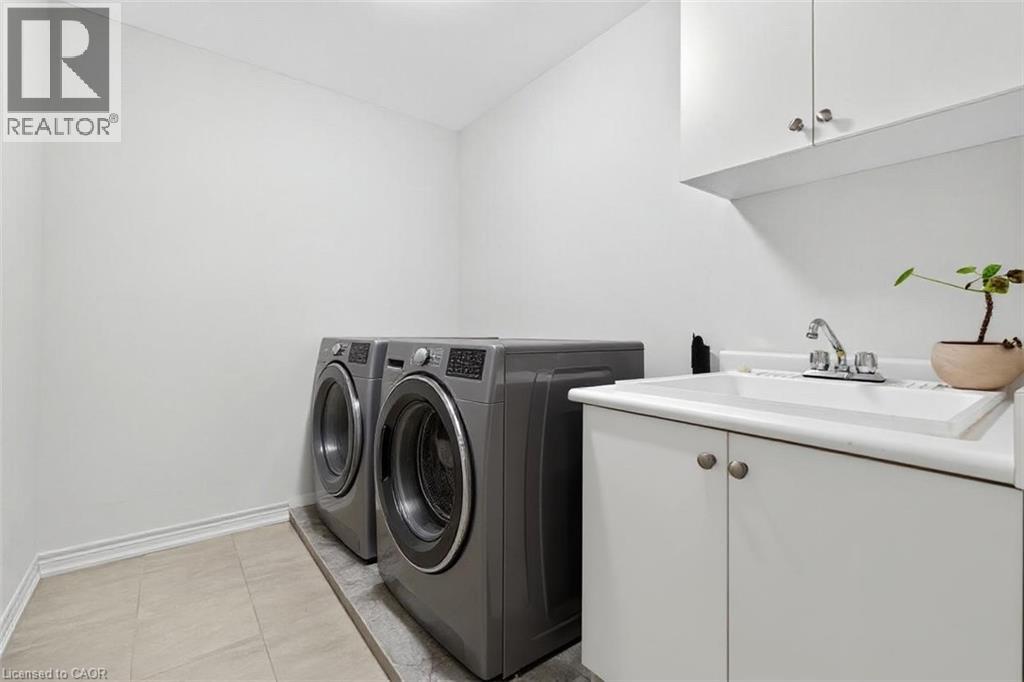 225 SKINNER Road, Waterdown, Ontario, L8B1X2 — Photo 34