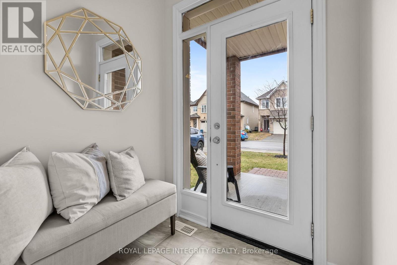 362 WARMSTONE DRIVE, Ottawa, Ontario, K2S0W3 — Photo 2