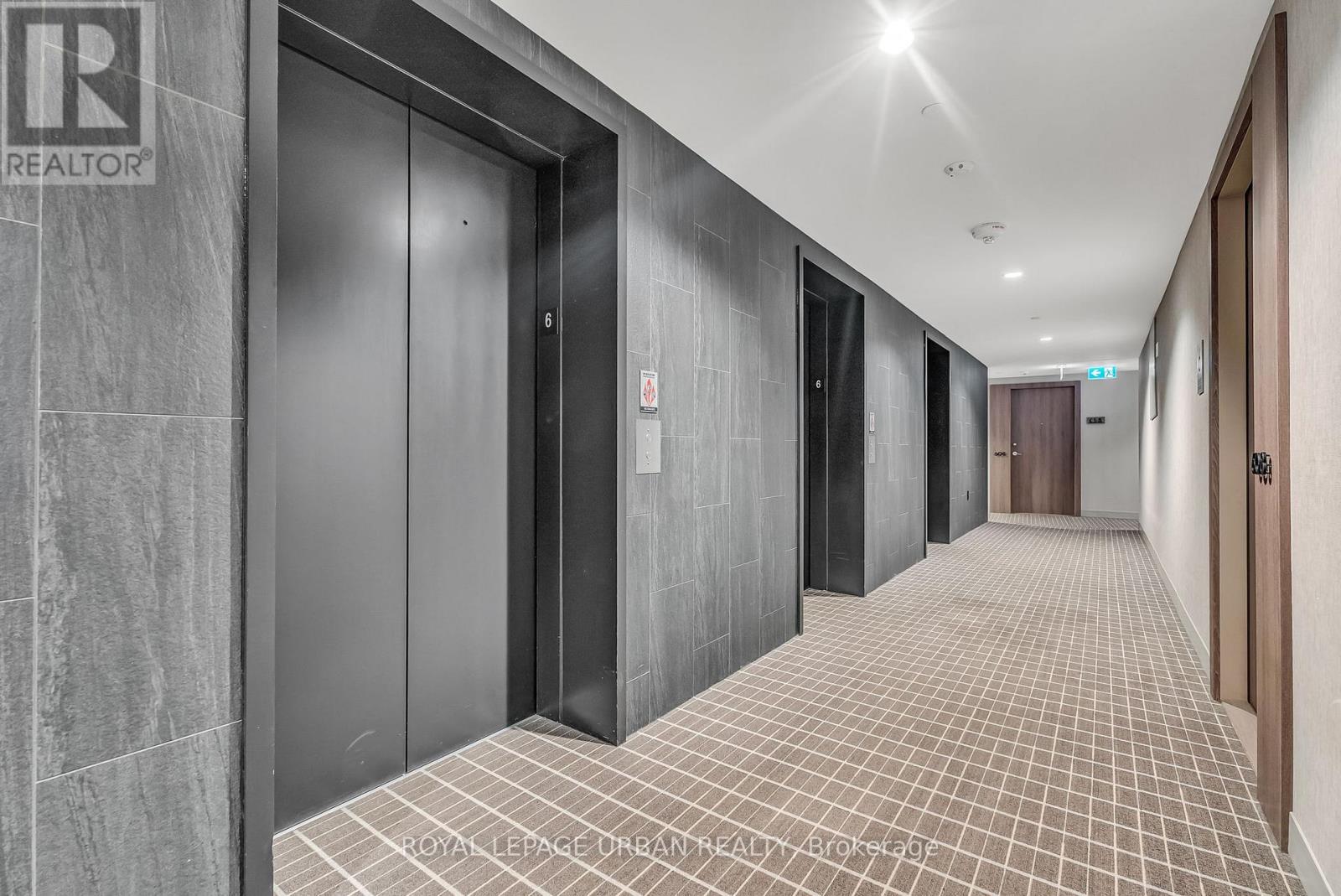 611 - 27 BATHURST STREET, Toronto (Waterfront Communities), Ontario, M5V0R1 — Photo 4