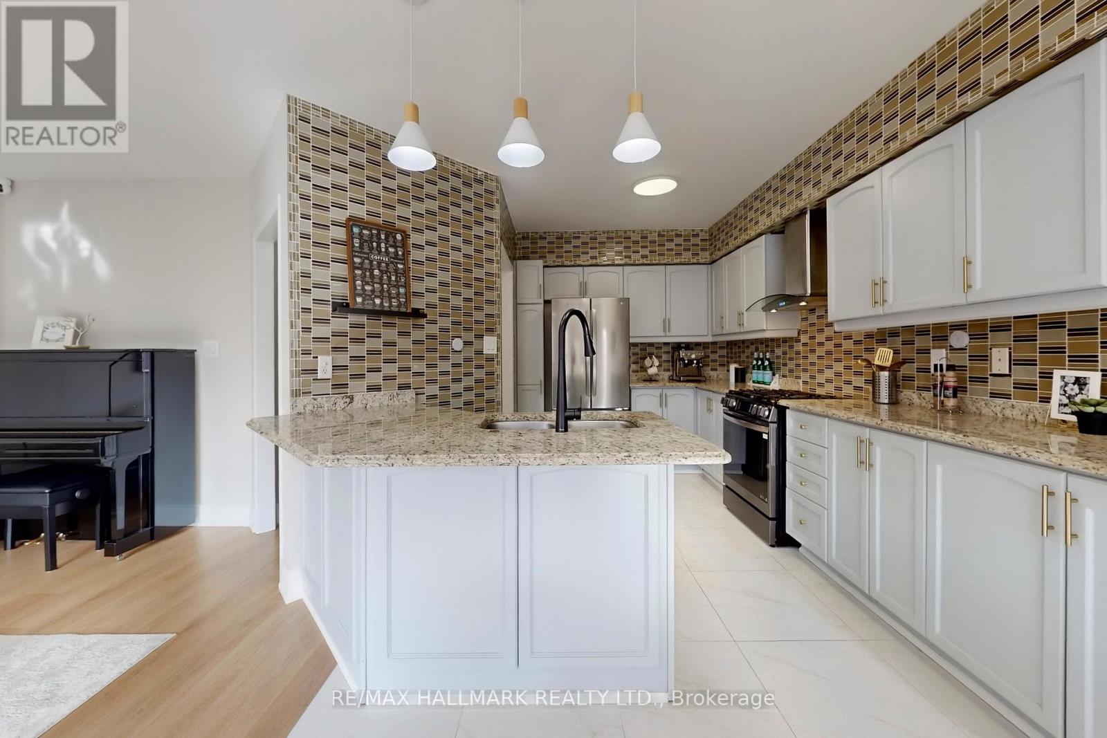 17 DURANGO DRIVE, Richmond Hill (Westbrook), Ontario, L4S2W5 — Photo 11