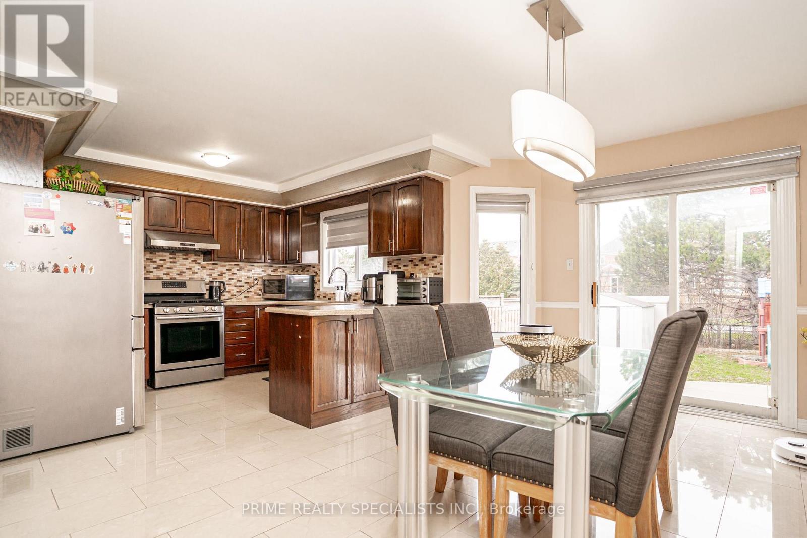 52 DEERGLEN DRIVE, Brampton (Sandringham-Wellington), Ontario, L6R1M3 — Photo 10