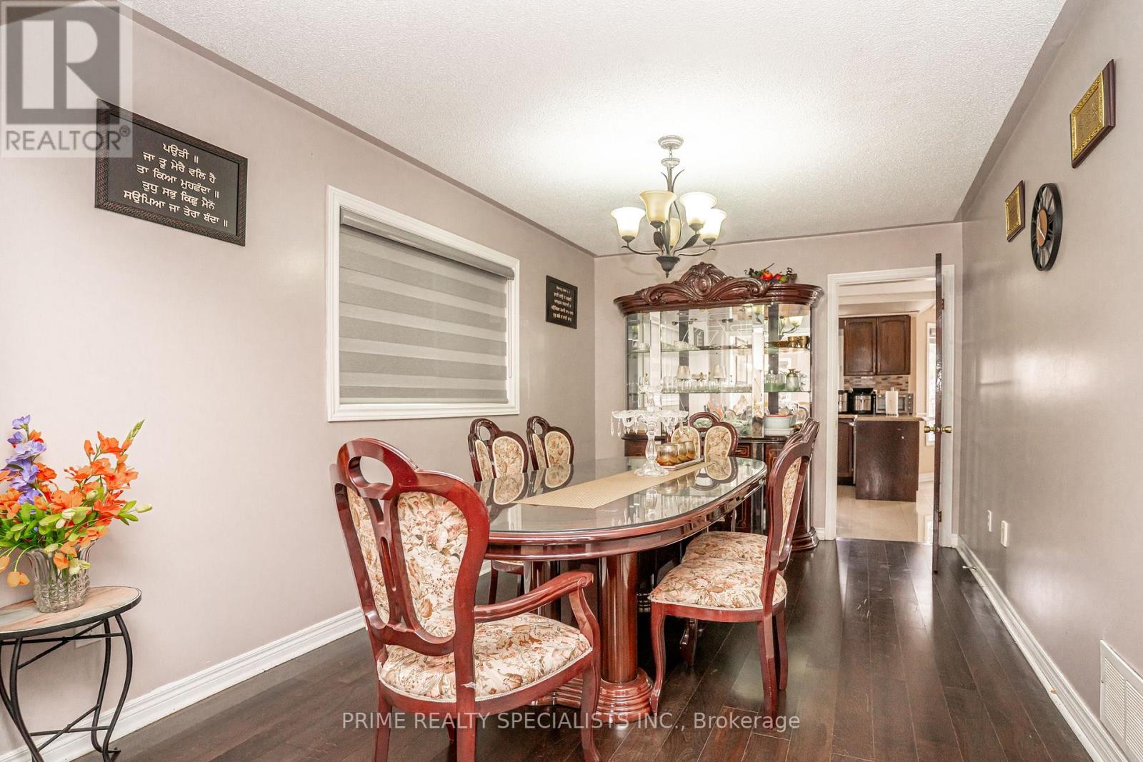 52 DEERGLEN DRIVE, Brampton (Sandringham-Wellington), Ontario, L6R1M3 — Photo 9