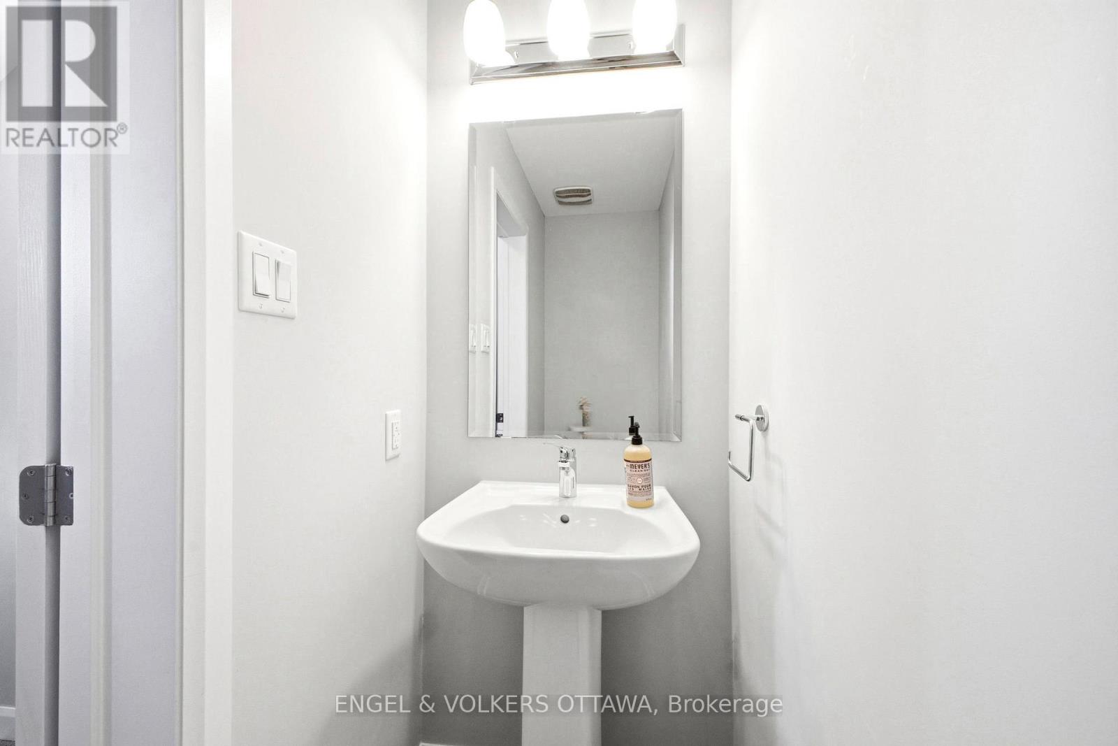 219 LIEBE TERRACE, Ottawa, Ontario, K2J6R9 — Photo 5