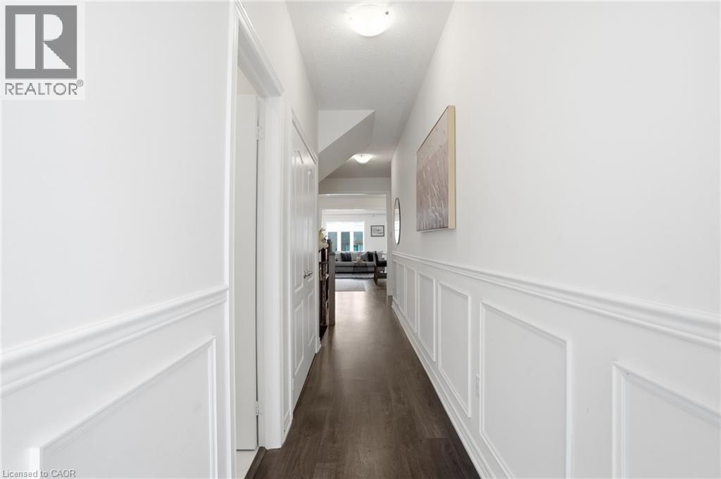 24 GREAT FALLS Boulevard, Waterdown, Ontario, L8B1X8 — Photo 4