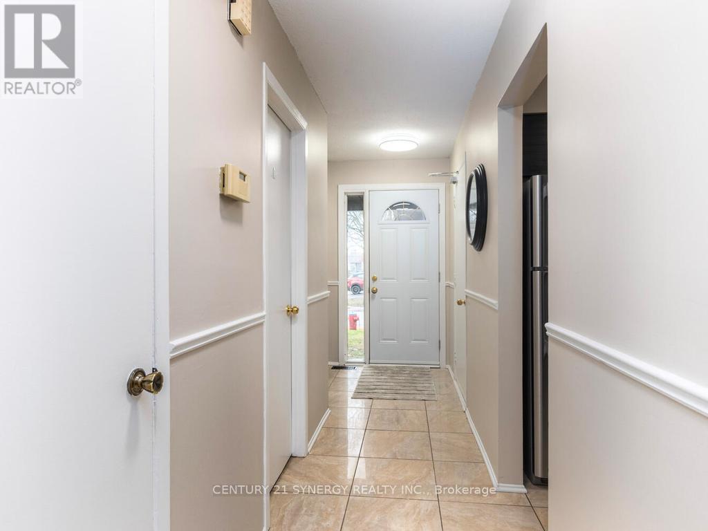 16 - 71 CLARKSON CRESCENT, Ottawa, Ontario, K2L3C9 — Photo 3