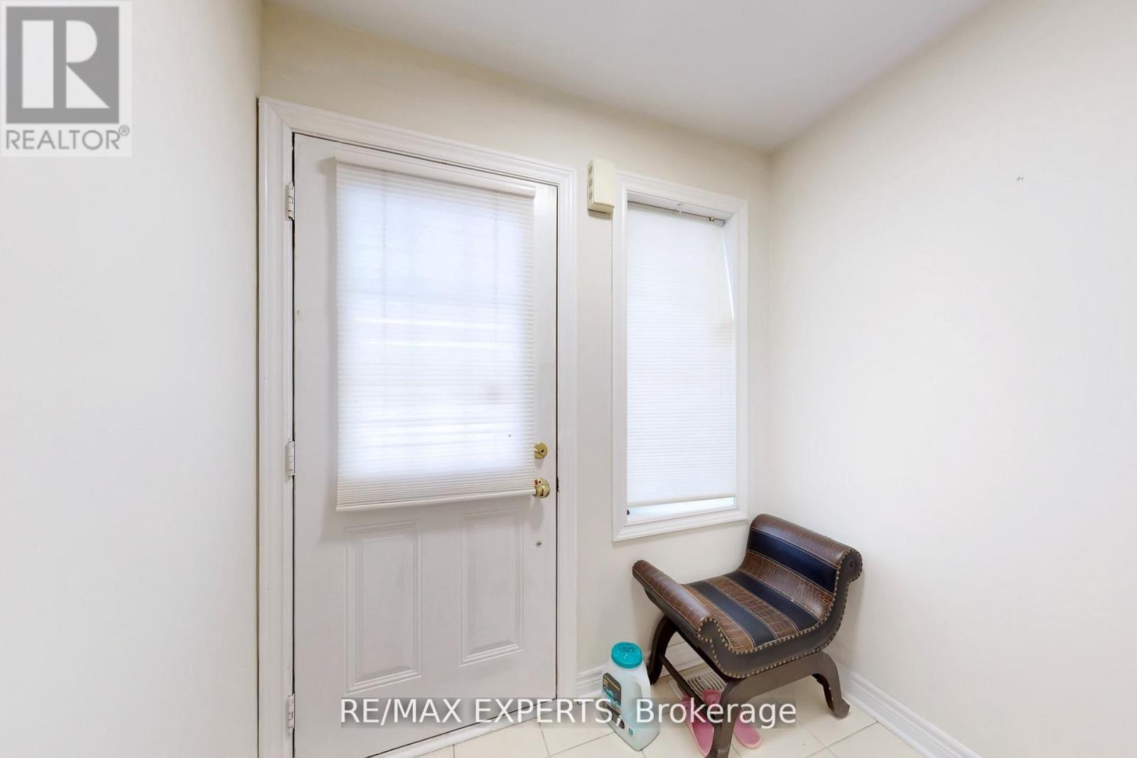 14 SNOWY OWL WAY, Toronto (Rouge), Ontario, M1X0B4 — Photo 2