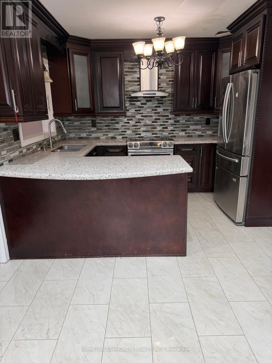 123 OATFIELD ROAD, Brampton (Sandringham-Wellington), Ontario, L6R1Y6 — Photo 3