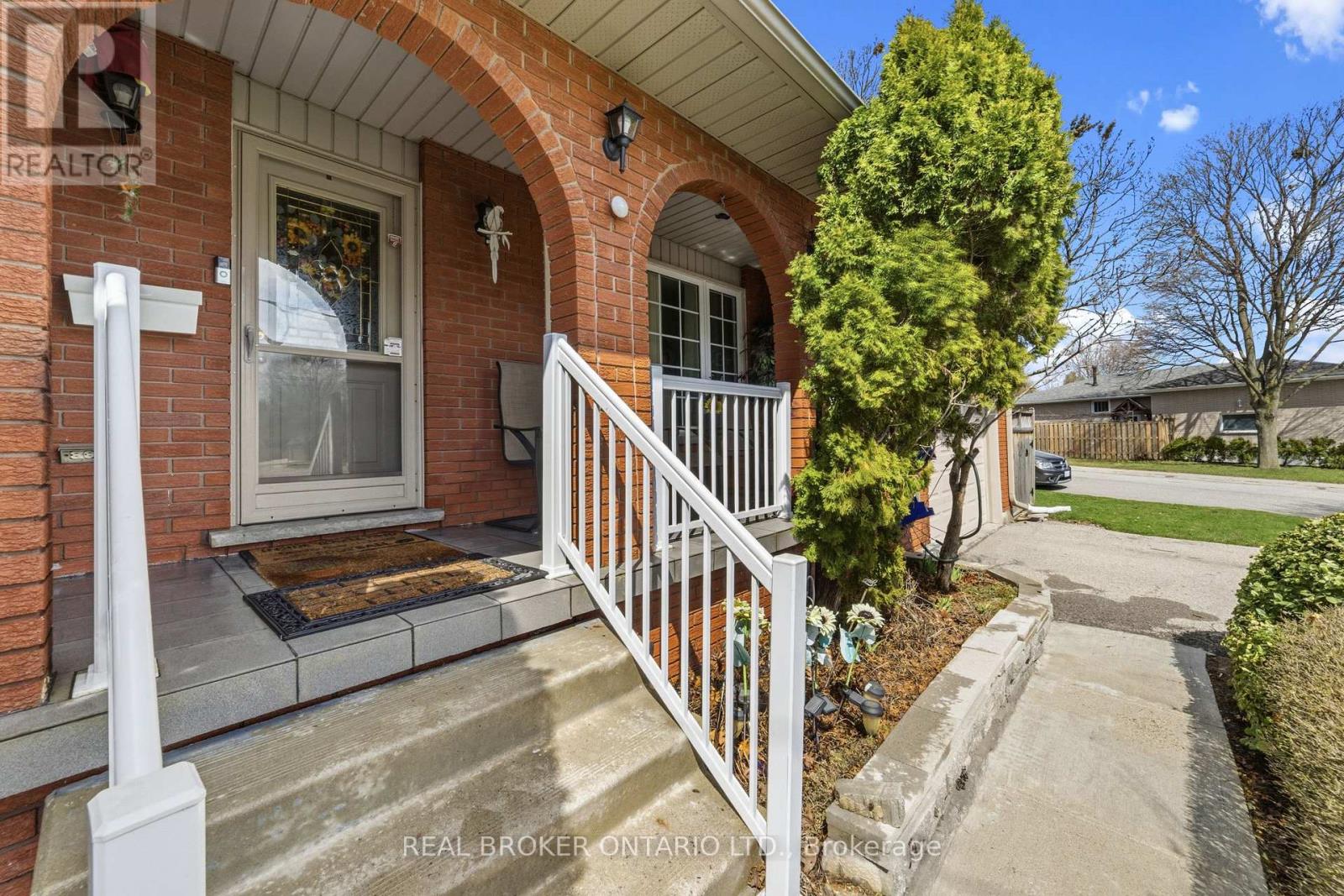 122 GREEN CEDAR DRIVE, Hamilton (Gurnett), Ontario, L9C6W6 — Photo 3