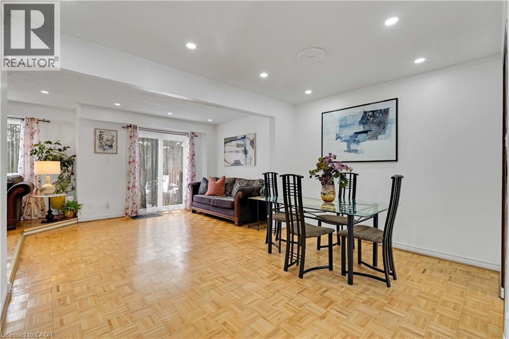 1180 MISSISSAUGA VALLEY Boulevard Unit# 4, Mississauga, Ontario, L5A3M9 — Photo 3