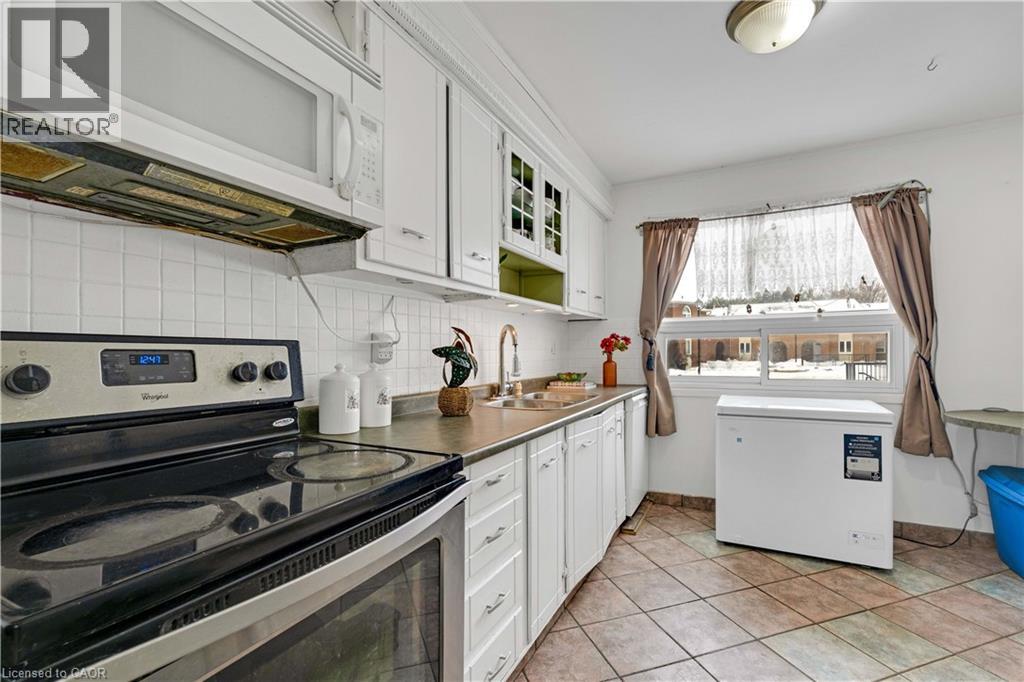 1180 MISSISSAUGA VALLEY Boulevard Unit# 4, Mississauga, Ontario, L5A3M9 — Photo 7