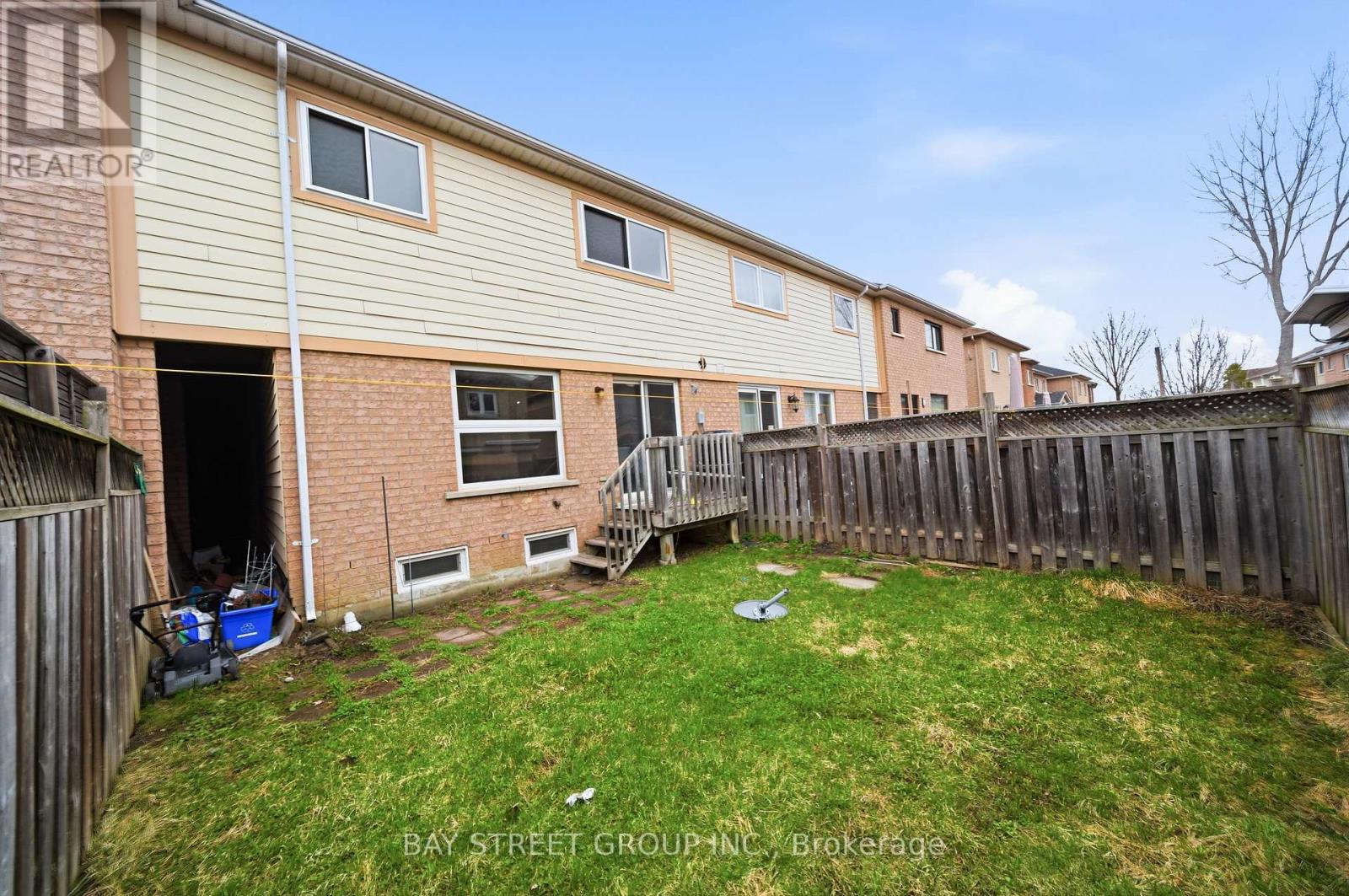 48 HEARTLEAF CRESCENT, Brampton (Fletcher's Meadow), Ontario, L7A2B7 — Photo 2