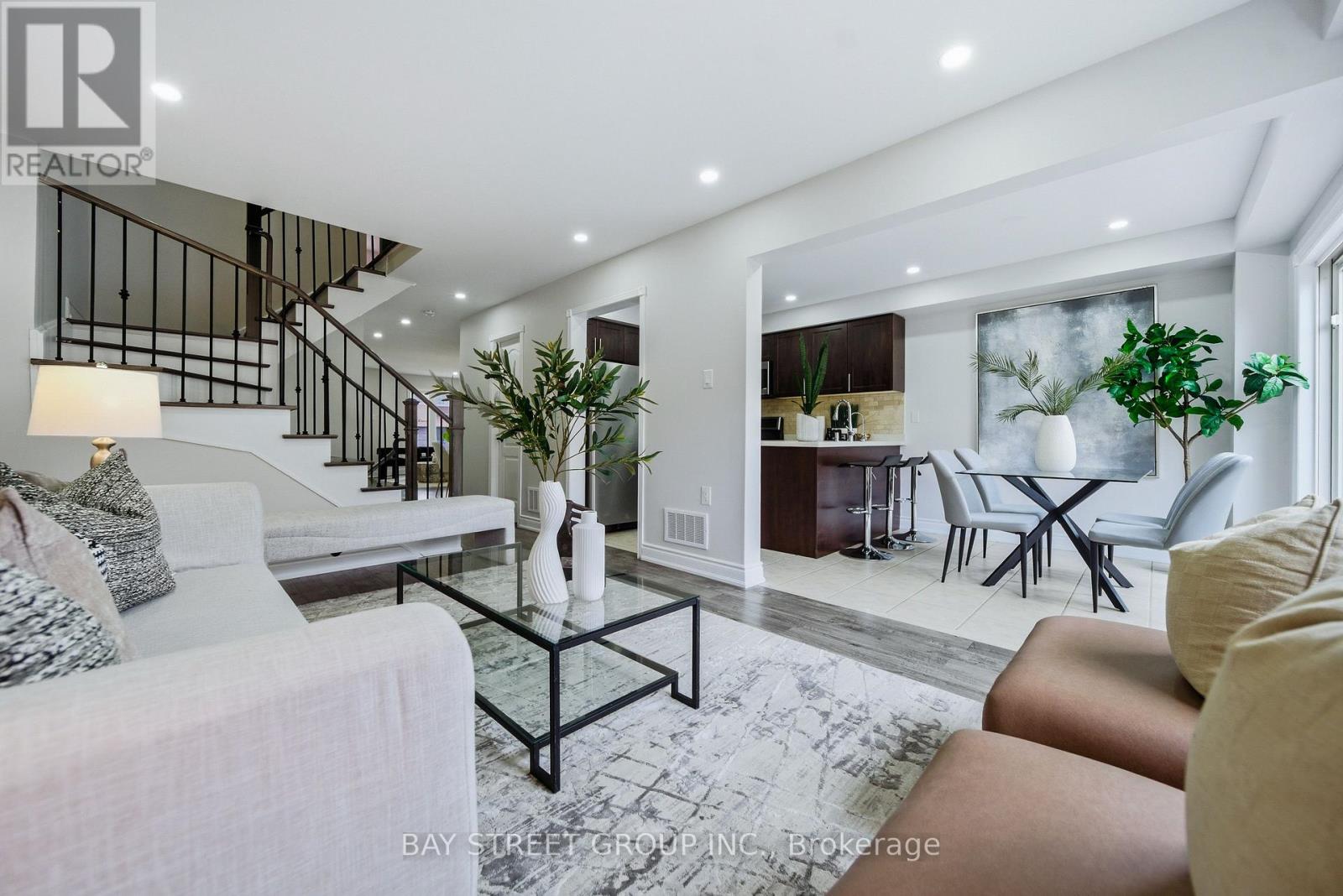 48 HEARTLEAF CRESCENT, Brampton (Fletcher's Meadow), Ontario, L7A2B7 — Photo 3