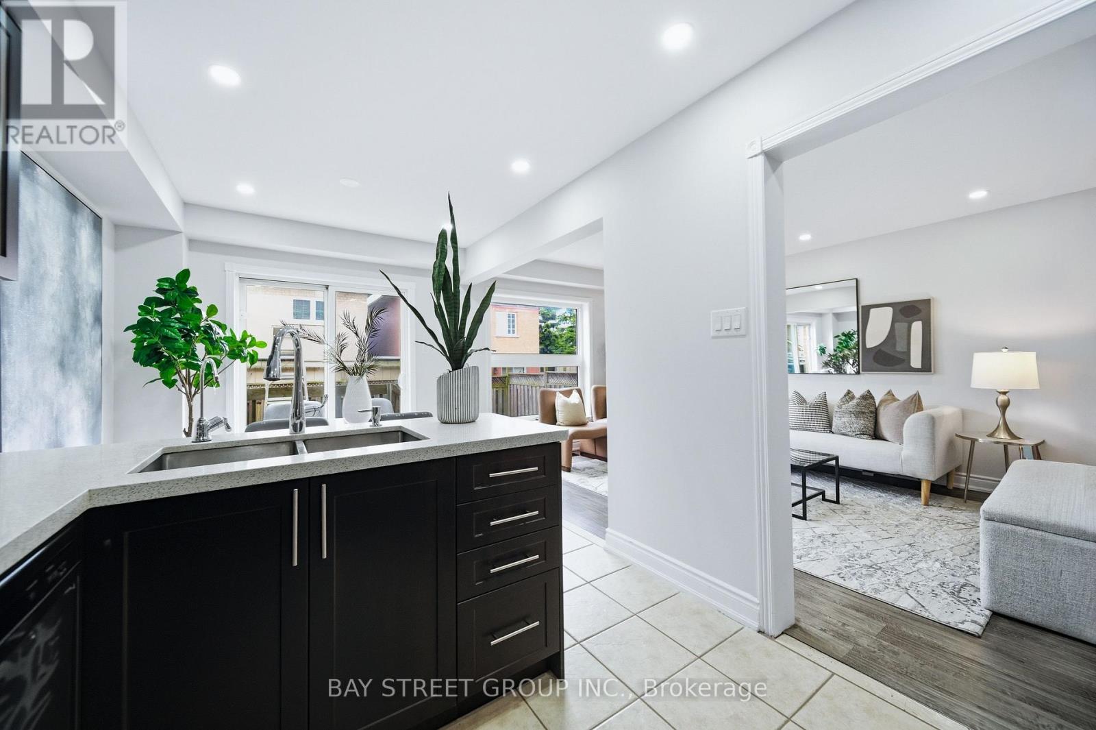 48 HEARTLEAF CRESCENT, Brampton (Fletcher's Meadow), Ontario, L7A2B7 — Photo 9